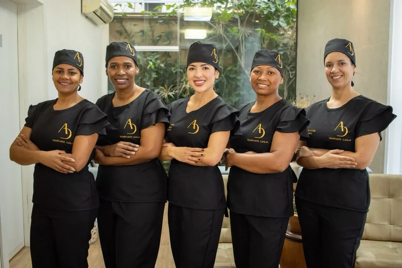 Equipe de transplante capilar da Clínica Dra. Adriana Dornelas